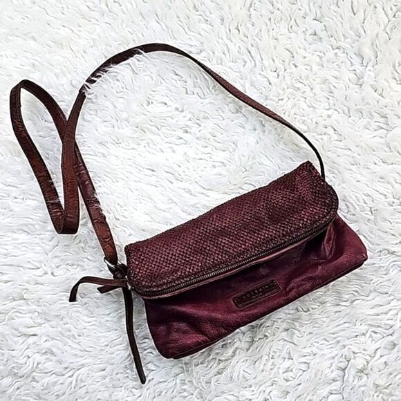 Liebeskind Berlin Anacortes City Line Crossbody‎ Bag in Gang Wine Burgundy - Picture 1 of 10